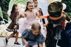 Алиса в стране чудес